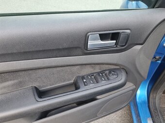 Ford Focus 1.8 Duratec Ghia - 13