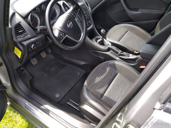 Opel Astra Notchback 1.6 (2017) - 13