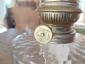 STAROŽITNÁ PETROLEJKA VE STYLU ART NOUVEAU, FRANCIE, 1900 - 13