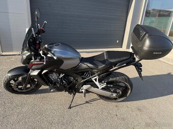 Honda CB650F - 13