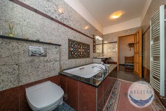 Prodej bytu 3+kk 98 m² s garáží - 13