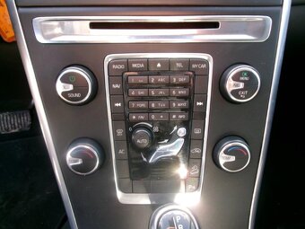 VOLVO XC60 2,4D 120kw AWD GPS Auto 10/2013 - 13