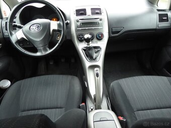 Toyota Auris 2,0 D-4D - výborný stav - 13