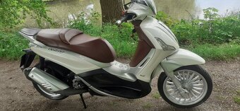 Piaggio Beverly 300 - 13