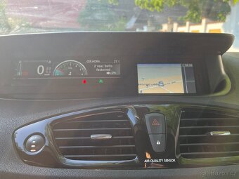 2013 Renault Grand Scenic 1.5 dci - 13