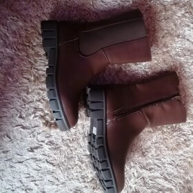 Krásné teplé kozačky vel.38 - 13