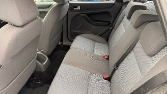 Ford Focus kombi 1.6i 74kw - možnost splátek - 13