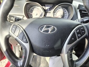 Hyundai i30 1.6 CRDi STK 2/2027 - 13