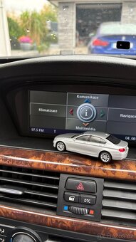 BMW e90 320d - 13