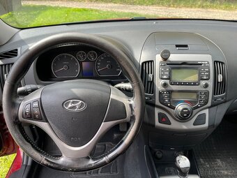 Hyundai i30 CRDI - 13