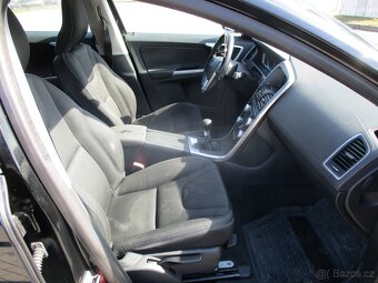 XC60 2,4 AWD Kinetic 133kw Manual bez koroze 2014 odp. DPH - 13
