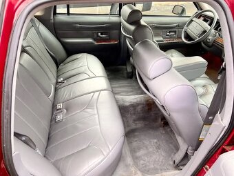 1994 Lincoln town car signature series - 13