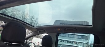 PEUGEOT 5008 1,6i 115kw,r.v.2010,naj:150tkm,NAVI,DOHODA - 13