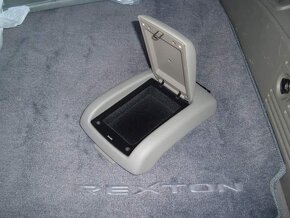 Rexton nový Koberec kufru, Loketka, Ofuky oken, Roleta kufru - 13