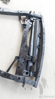 Nissan Qashqai J11: Nápravnice přední - 13