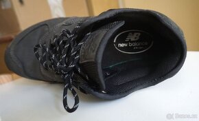 Unisex šedé pevné tenisky NEW BALANCE v.42,5 - 13
