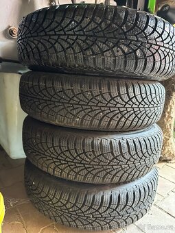 Sada zimních kol VW. Pneu 165/65 R15 Goodyear ultragrip 9. - 13