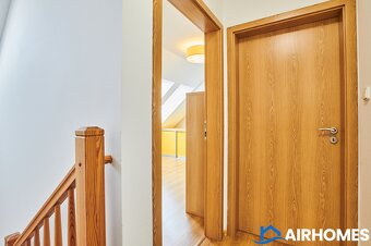 Mezonetový byt 4+kk (93.39 m²) se sdílenou zahradou (255 m²) - 13