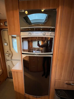 Hymer Nova 545 AUT. MOVER, KLIMA, PŘEDSTAN LUXUSNÍ KARAVAN - 13