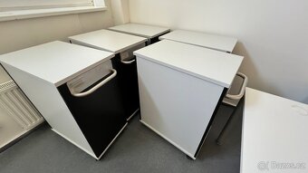 Kancelářské stoly, kvalitní vybavení kancelaře, nábytku - 13