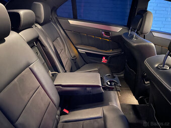 Mercedes-Benz E 300 Bluetec HYBRID Distronic+ AMG - 13
