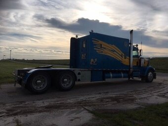 Freightliner FLC 1985 - výborný stav - 13