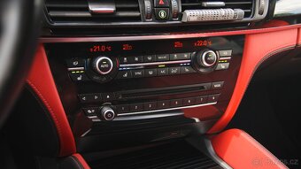 BMW X6, M 4,4/423kW xDrive ČR 360° - 13