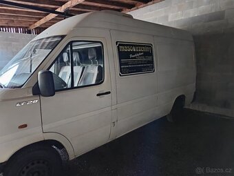 Auto s chladícím zařízením - 13
