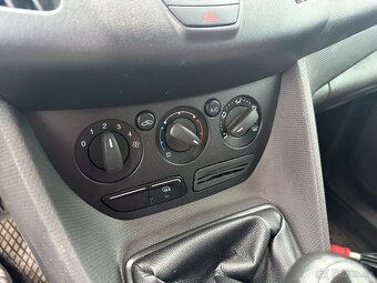 Ford Transit Connect 1,6 TDCi 70kw, ČR, 1. majitel, 3 místný - 13