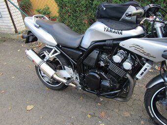 Yamaha FZS 600 Fazer - 13