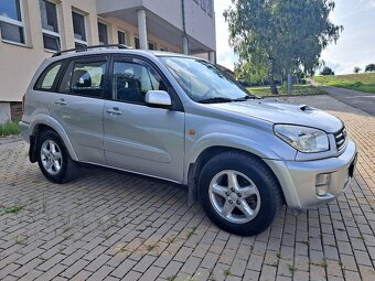 TOYOTA RAV4 2.0 D-4D 85kW 4x4 ALU, KLIMA, TAŽNÉ, STK 2026 - 13