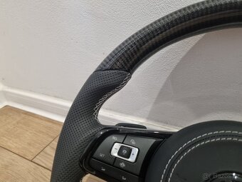 VOLKSWAGEN VOLANT KARBON - PERFOROVANA KOŽA - BIELE ŠITIE - 13