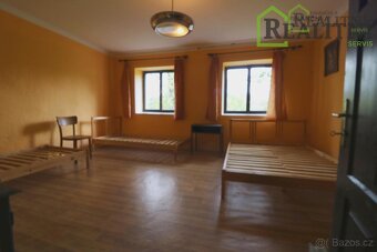 Prodej rodinného domu se zahradou v krásné lokalitě České Ka - 13