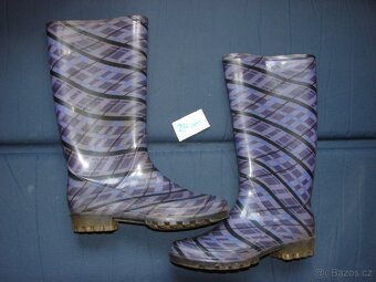 Výprodej od 50kč Dětské boty. Mix dívčích/chlapeckých botek - 13