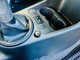 ŠKODA ROOMSTER 1.2 i BENZÍN 51 kW TAŽNÉ ZAŘÍZENÍ - 13