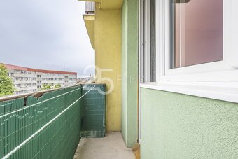Prodej bytu po rekonstrukci, 2+1 s prostornou šatnou a balko - 13