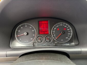►VW TOURAN 1,6 MPI UNITED - 75 kW, 7 MÍST, DEŠŤ. SENZOR◄ - 13
