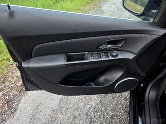 Chevrolet Cruze 2,0 nafta 120kw - 13
