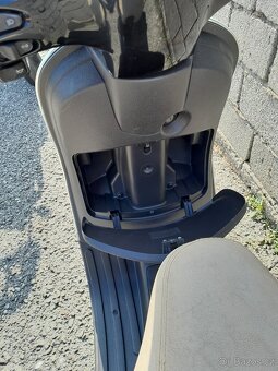Vespa LX 50 4t, 2011, málo jetá, moc pěkný stav - 13