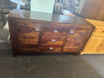 Krásná hnědá velká celodřevěná komoda z palisandru - 13