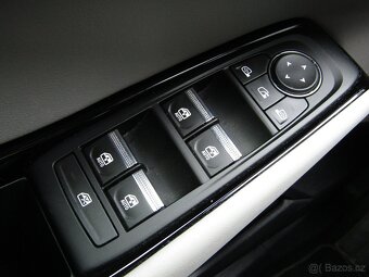Renault Espace VI  E-Tech Full hybrid 200 Iconic 7 míst - 13