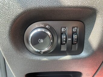 Opel Corsa 1,3 CDTi Serviska, Tažné, Klima - 13