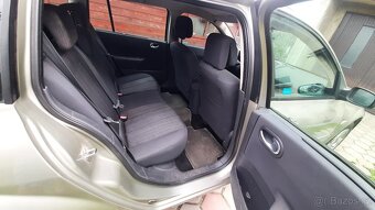 Renault Megane kombi 1.5 DCi 78 kW - 13