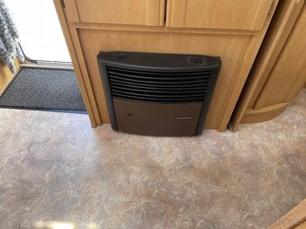 PRODÁNO Swift Toscane 490, 4os., KLIMA, bojler, sprcha - 13