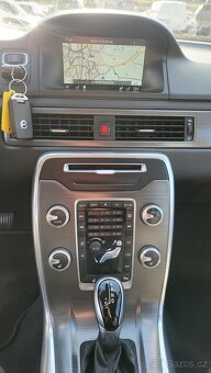 VOLVO XC70 2016 2.0D4 133kW SUMMUM,TEMPOMAT,VÝHŘEVY,SERVISKA - 13