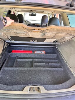 Volvo XC70 D5 AWD manuál - 13