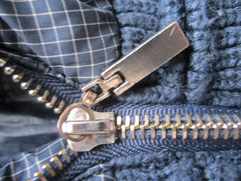 Prošívaná zimní bunda / kabát M/L, lehká a teplá - 13