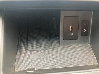 HYUNDAI KONA PREMIUM ROK 2022 BATERIE 64 kWh - 13