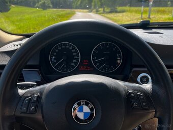 BMW E90 330i - 13