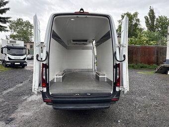 Mercedes Sprinter 414 4.1t super single Chladiarenské 230V - 13